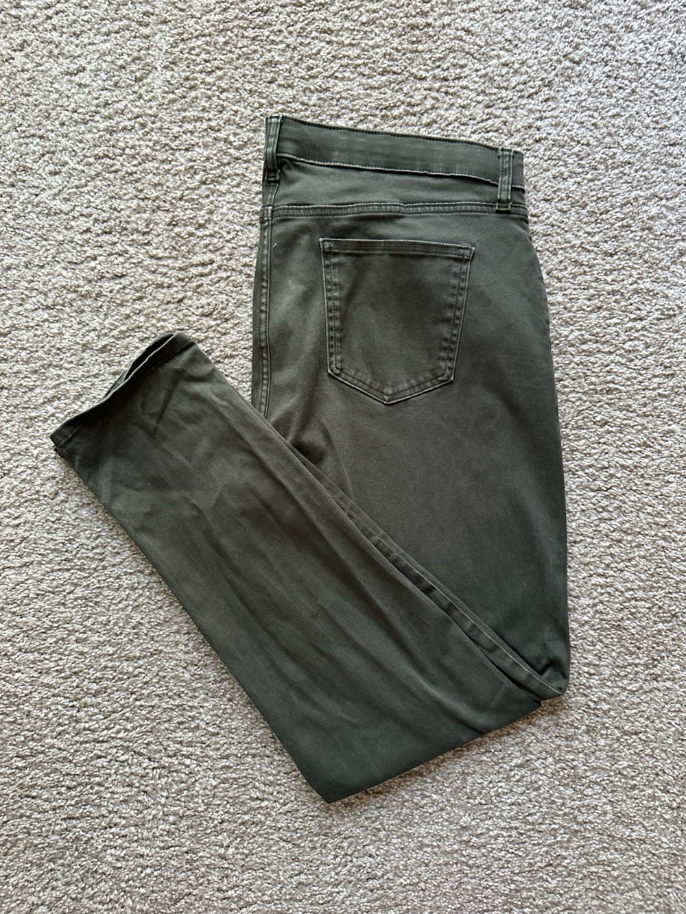 Uniqlo Men's Chinos in Olive Green